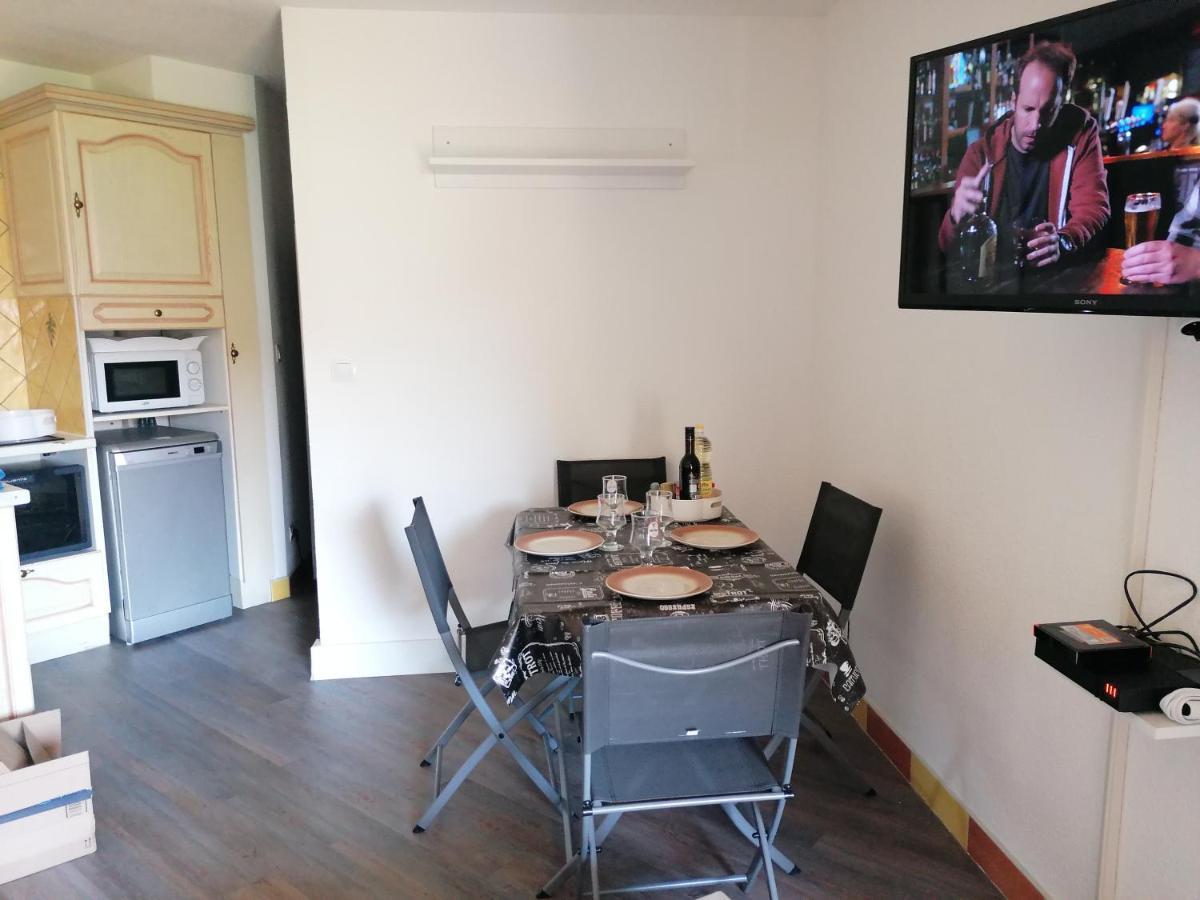 Appartement Au Lagon Bleu A Frejus, Garage, Tennis & Piscine 1200 M2 Exteriér fotografie