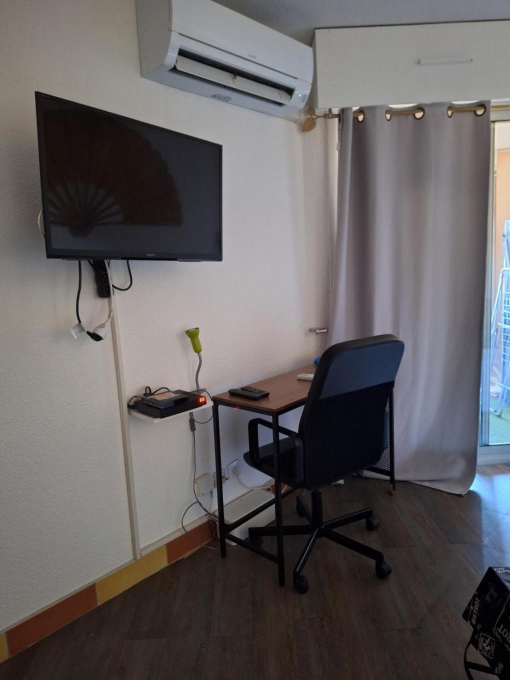 Appartement Au Lagon Bleu A Frejus, Garage, Tennis & Piscine 1200 M2 Exteriér fotografie